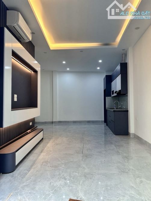BÁN NHÀ NGỌC LÂM- DT 40M2- 5 TẦNG- Ô TÔ QUA CỬA- CHỈ 7 TỶ- CỰC HIẾM! - 2