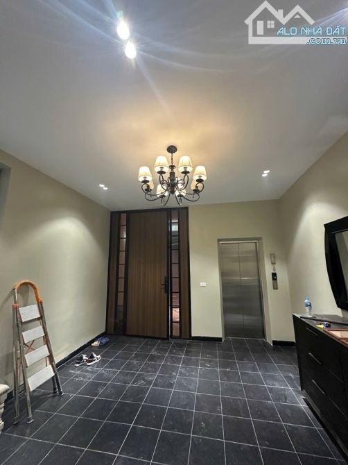 Bán nhà Nguyên Xá, 39m-5tầng chỉ 7 tỷ, Nhà đẹp ở sướng, ô tô đỗ cửa, lô góc mặt ngõ, hiếm - 2