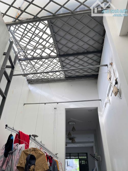 BÁN NHÀ C4 ĐƯỜNG  TÔ KÝ  HẺM Ô TÔ DT 4,6×20 CN 92M2-100 M RA MẶT TIỀN GIÁ 4,15 TỶ - 2