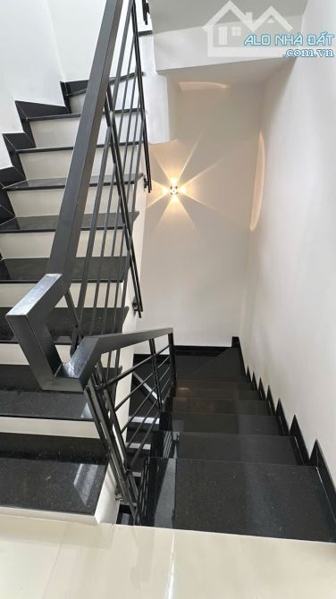 Giảm sốc Nhà 3 tầng –91m2- 4,05x22m-  Nguyễn Hồng Đào, P14, Tân Bình giá chỉ 9 tỷ nhỉnh - 2