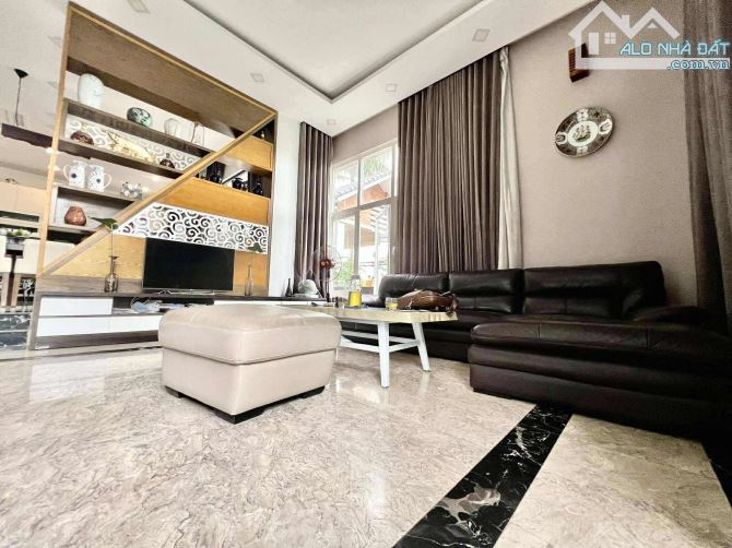 BÁN SIÊU BIỆT THỰ THẠNH LỘC, QUẬN 12, VIEW SÔNG SÀI GÒN, 600M2. - 2