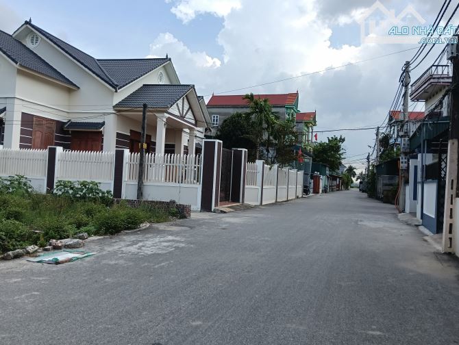 XUÂN LAI.GIA BÌNH .BẮC NINH _2 Ô TÔ TRÁNH_DT 80M_GIÁ 2 TỶ NHỈNH - 2