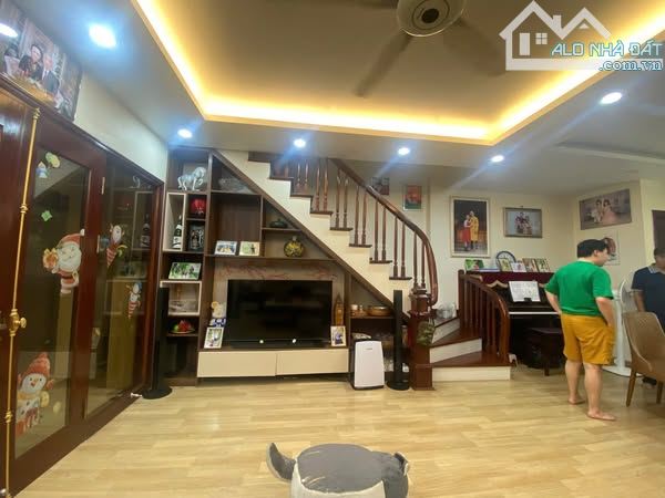 Chính chủ BÁN GẤP Nhà Văn Phú – Hà Đông - DT 80m² x 5 tầng - Giá chỉ 17,x tỷ - Ở luôn. - 2