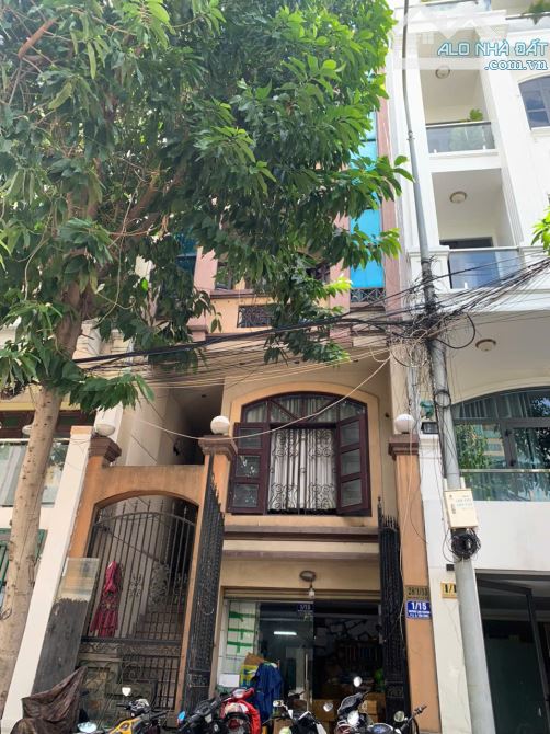 Hẻm 58 Nguyễn Minh Hoàng, K300 / DT: 4.2x16m / KC: 4 tâng / Giá bán 15.2 tỷ - 2