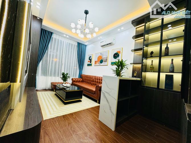 Hiếm! Nhà Nguyễn Văn Huyên, ô tô đỗ cửa, 50m ra phố, nhà đẹp dân xây, ở ngay 32m2*5T - 2