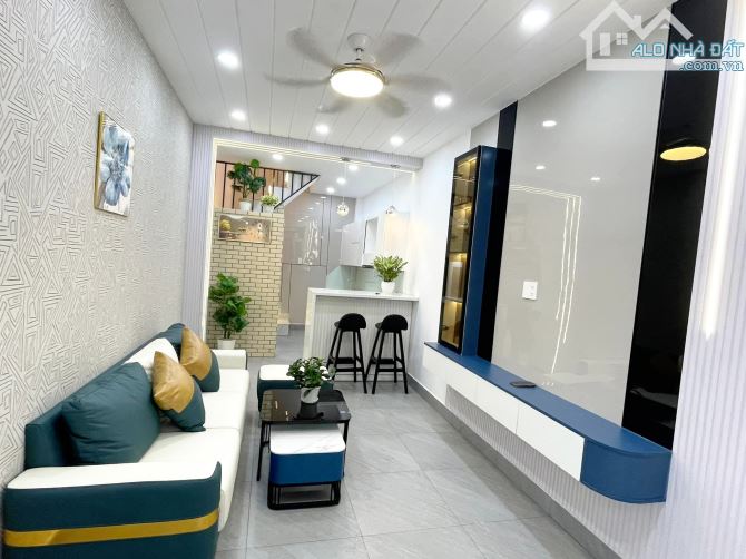 Chỉ 4,3 tỷ nhà 3 tầng hẻm 5m xe hơi tới cửa đường Bùi Quang Là Phường 12 Quận Gò Vấp - 2