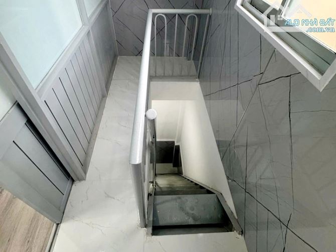 Bán nhà xinh 2 lầu 2 phòng ngủ hẻm Bình Đông, Quận 8 - 2