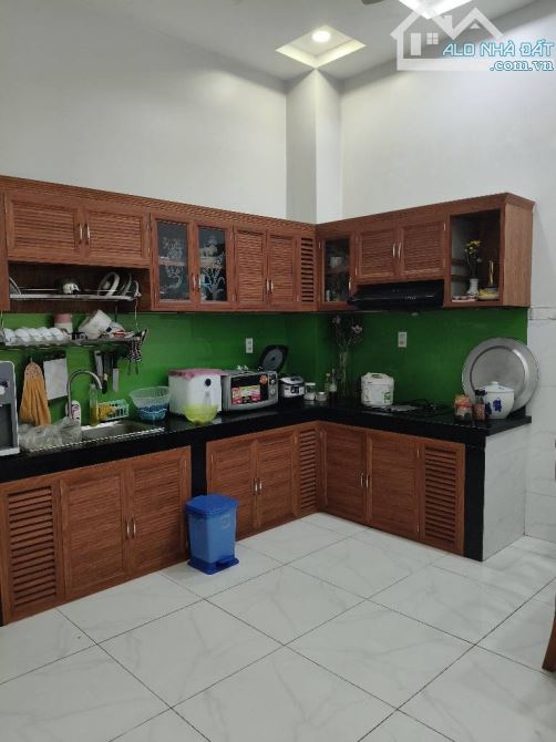 HXH 7 CHỖ VÀO NHÀ CÁCH 30M LÀ NGUYỄN ẢNH THỦ - 2