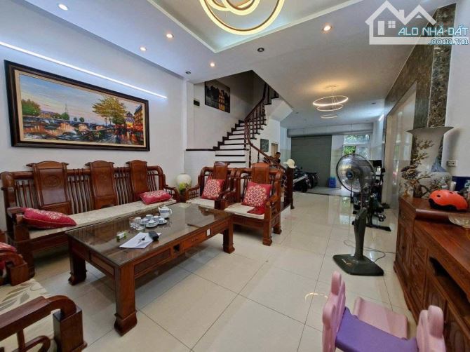 Bán nhà phố Phạm Tuấn Tài, Đặng Thuỳ Trâm, 2 Ôtô tránh, Vỉa hè 3m, Ô chờ thang máy.DT 58m2 - 2