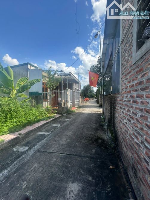 Bán Đất Cổ Đông Ngay Ngã 4 Lục Quân. Chợ Bãi Đá 102m MT5.8. Giá 2.5 tỷ - 2