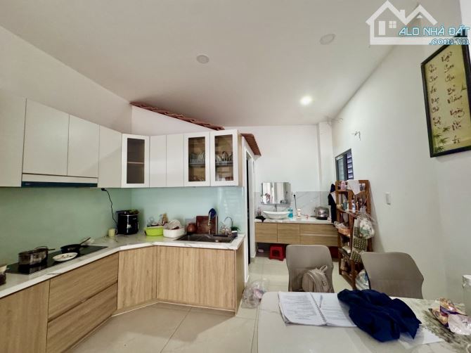 Nhà hiếm - khó tìm “2 tầng” sổ hồng riêng, giá chỉ 3.4 tỷ - 2