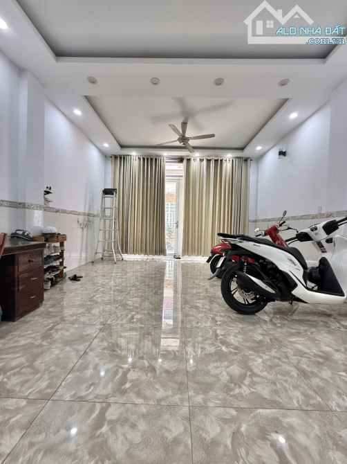 Nhà Hẻm Xe Hơi gần Mặt Tiền đường 18B, 75m2 ( 5 x 15 ) 4 TẦNG 4 PN, Ở và Kinh Doanh - 2