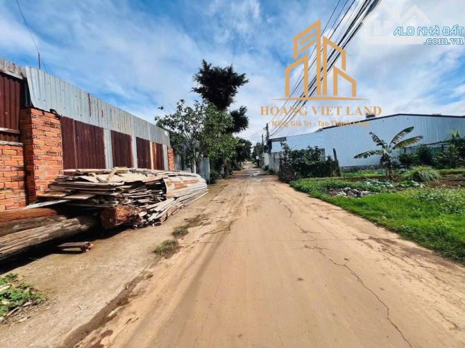 Bán 3 lô liền kề đất hẻm 246 Y Moal  - Diện tích: 5 x 23,36m - Thổ cư: 60m² - Hướng: Bắc c - 2