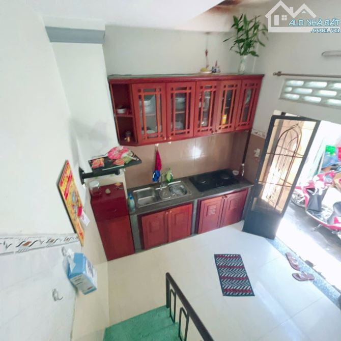 NHÀ 2 TẦNG TT NHA TRANG CHỈ 1,8 TỶ Hẻm xe máy, cách đường Hoàng Văn Thụ 50M.DT 43M - 2