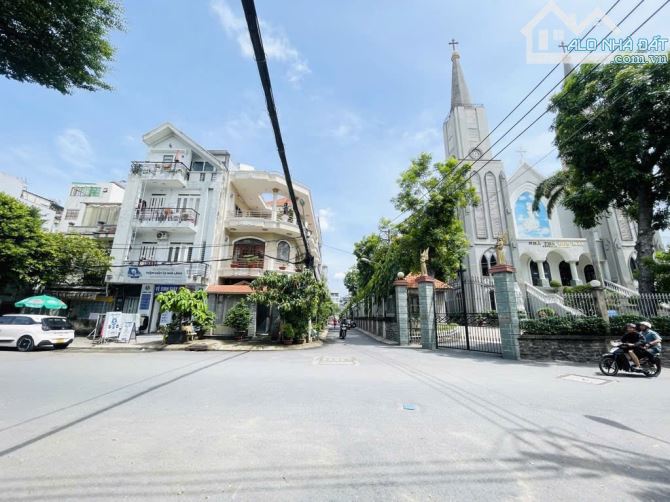 Bán đất tặng nhà hẻm xe hơi Dương Quảng Hàm - Gần Đại Học Văn Lang - 60m2 - 6,2 tỷ - 2