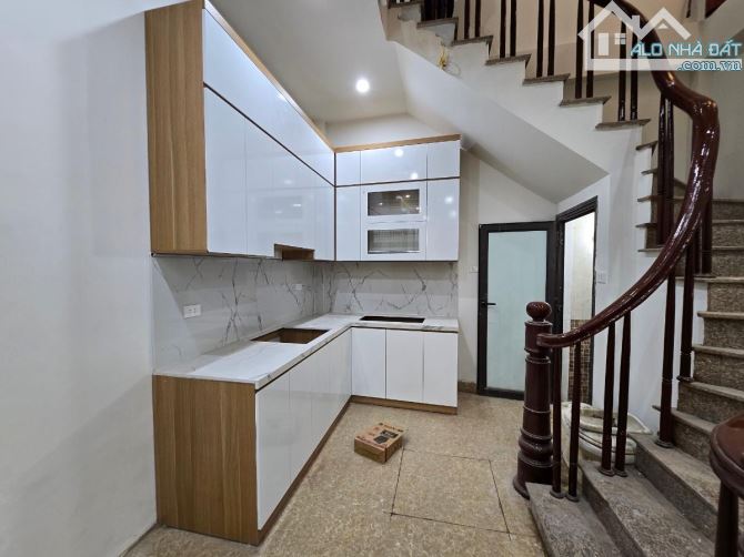 Bán nhà Vũ Tông Phan, 37m², 5 tầng, nở hậu, 25m ra phố, ngõ ô tô thông Khương Hạ - 2