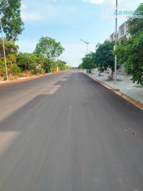 Cần bán căn nhà phố 1 trệt 2 lầu tại Long Toàn, Bà Rịa - 2