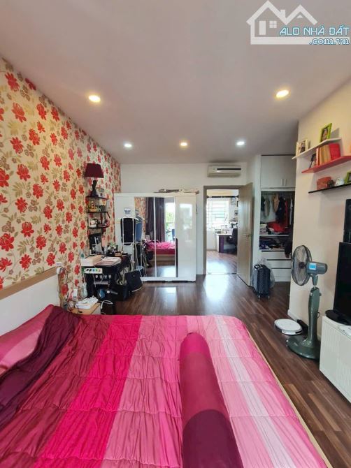 Bán nhà phố Mega Village Khang Điền, tặng nội thất cao cấp, sổ hồng, giá rẻ nhất dự án - 2