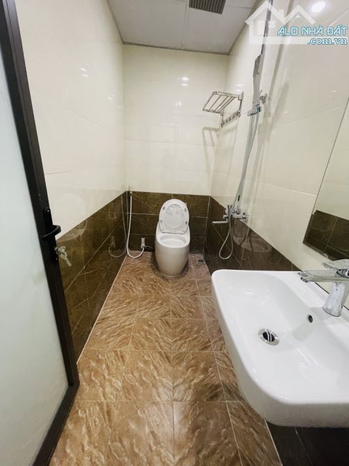 Bán gấp căn Tập thể ĐH Sư Phạm - Trần Quốc Hoàn 120m2 - 3 ngủ - chỉ 4.15 tỷ - 2