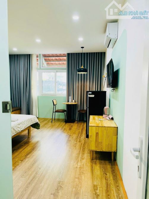 Cho thuê căn hộ mới - sạch sẽ - giá hợp lý quận 1, cửa sổ đón nắng, gần Đại học Hoa Sen - 2