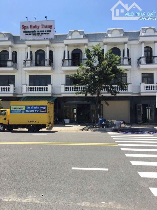 Bán gấp căn shophouse cho anh chị khách mua lúc đỉnh 3ty nay bán 2ty400 - 2