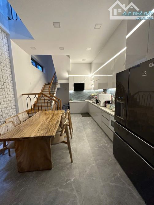 BÁN NHÀ 2  MẶT TIỀN P9-Q3. DT:4X18M. KC: 7 TẦNG THANG MÁY,HĐT:50TR/TH. GIÁ 22 TỶ - 2