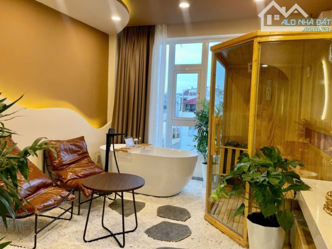 NHÀ TRUNG TÂM HẺM XE HƠI ĐỒNG BỘ - KHÔNG GIAN SỐNG THƯ GIẢN GIỮA LÒNG SÀI GÒN TẤT BẬT - 2