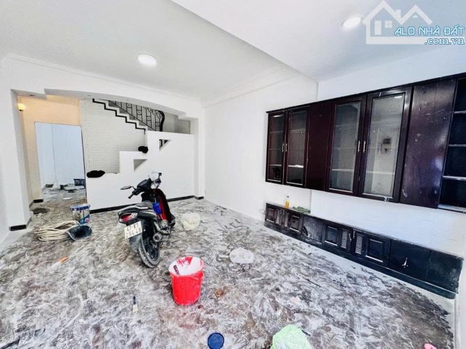 GẤP BÁN - MẶT TIỀN KINH DOANH NGAY TRUNG TÂM PHÚ NHUẬN - 61M2 4 TẦNG 5PN XE HƠI NGỦ TRONG - 2
