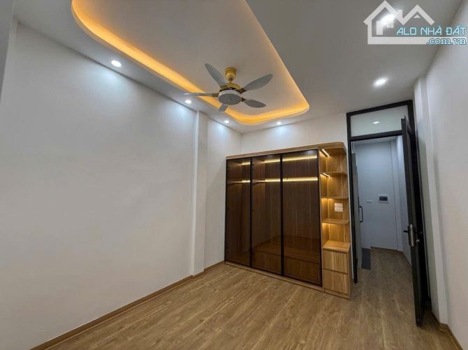 Nhà Đẹp Nguyễn Phúc Lai, DT 40m2 5 tầng, giá 13.2 tỷ - 2