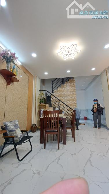 BÁN NHÀ 2 TẦNG 32M² -2 MẶT TIỀN NHÀ RỘNG -QUẬN 12 NGUYỄN VĂN QUÁ-CHỈ 4.2 TỶ. - 2