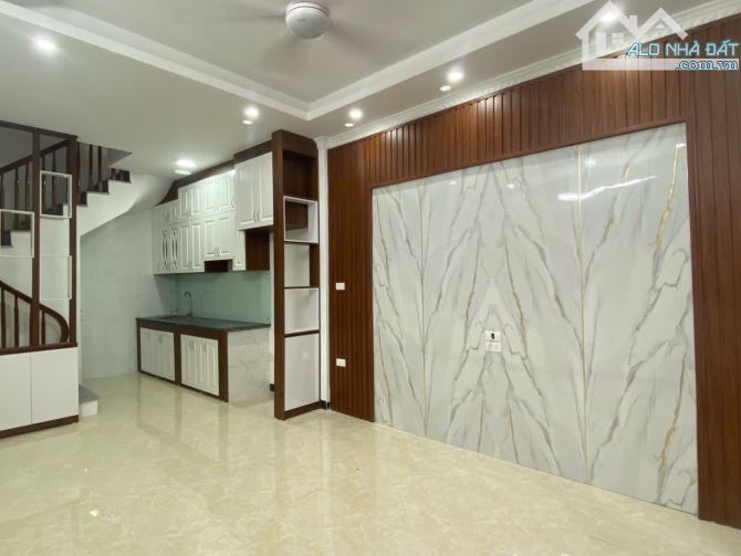 Bán nhà Thạch Bàn, Long Biên 30m2, 5 tầng, ô tô đỗ gần, 5.75 tỷ - 2