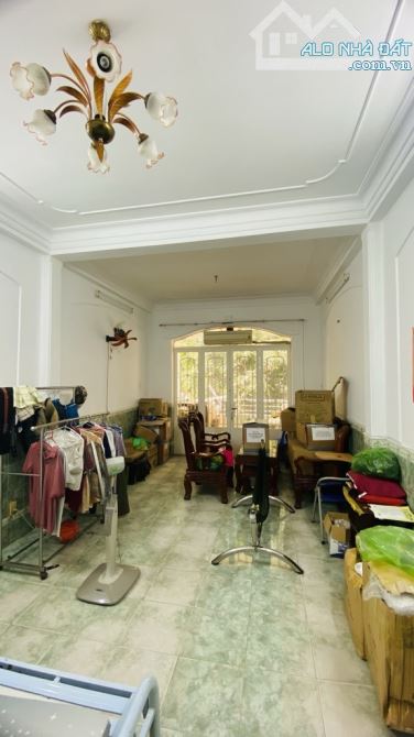 nhà chưa qua đầu tư, hẻm 6m, 61m2,gần Emart - 2