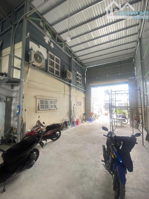 BÁN NHÀ XƯỞNG 246M2 - 2 TẦNG - BÀ ĐIỂM  HÓC MÔN - 7.83 TỶ - 2