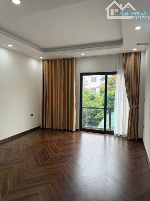 Thạch Bàn - Thang máy - Gara ô tô - 45m chỉ 9.2 tỷ - 2