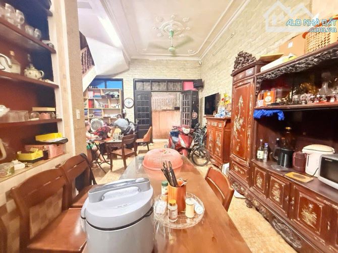 PHÂN LÔ GÓC CÁCH MẶT PHỐ 1 NHÀ  MẶT TIỀN RỘNG 6m 5 TẦNG 50m 12.5 TỶ NGUYỄN KHANG - 2