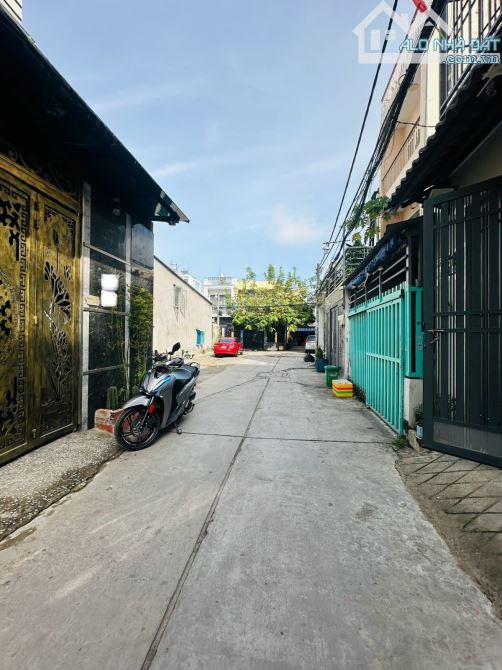 Bán gấp nhà mới, đẹp hẻm xe hơi, 2 tầng, 60m, gần chợ Gò Xoài, khu sầm uất chỉ 4.x tỷ. - 2
