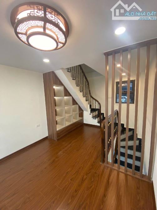 BÁN NHÀ BÁT KHỐI – 5 TẦNG – 30M² – 5,15 TỶ – Ô TÔ ĐỖ CỔNG – Ở NGAY - 2