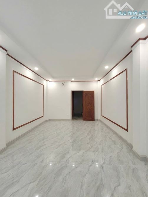 KHÚC THỪA DỤ - ÔTÔ KD - THANG MÁY XỊN - 50M² - 7 TẦNG - 19.5 TỶ (8CG152040) - 2