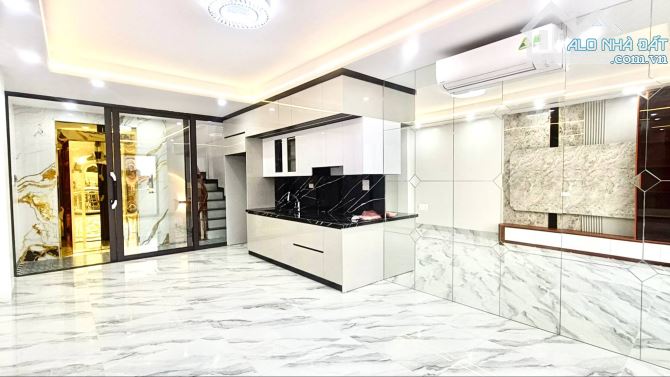 Bán Nhà Phân Lô Văn La 50m 5 Tầng MT 5.5m Ô Tô Tránh Vỉa Hè 15.3 Tỷ - 2