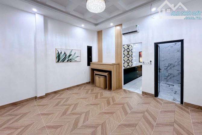 🚨 Chính chủ gửi bán nhà 3 tầng MT Phường 4 - TP Tân An - Long An 82m² - 2.3 tỷ SHR - 22