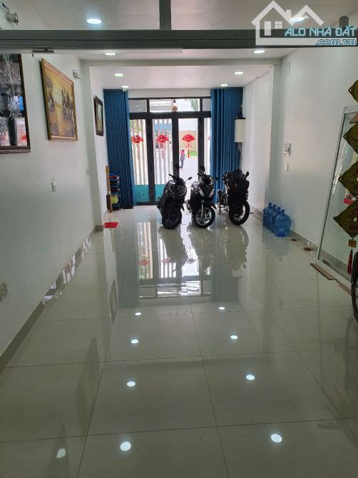Bán Nhà MT KDC ĐỒNG Diều - 4m x 19.75m - 79m2- 3 Lầu - 4PN -5WC - F4 Q8 - 3