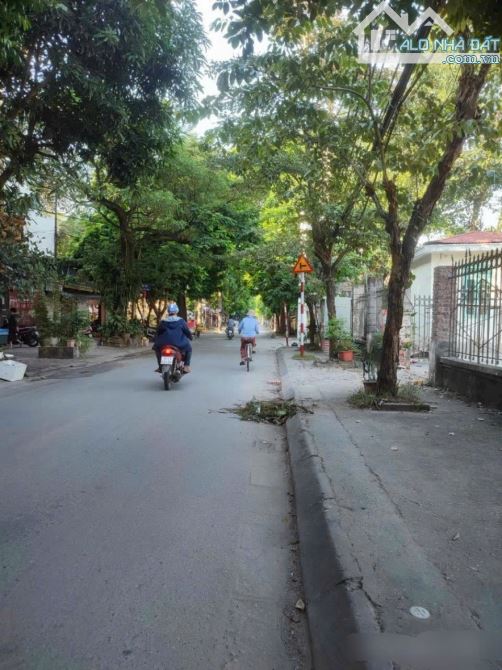 Chính chủ cần bán gấp căn nhà 4 tầng X 3 ngủ tại phố Tây Trà , Hoàng Mai Hà Nội, ô tô Đỗ c - 3
