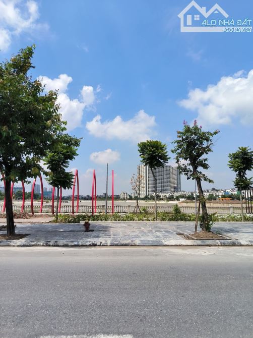 TRái Tim Tt Trâu Quỳ - TRUNG TÂM GIA LÂM - Ô TÔ TRÁNH - ĐỐI DIỆN SHOPHOUSE - VỈA HÈ RỘNG - 3