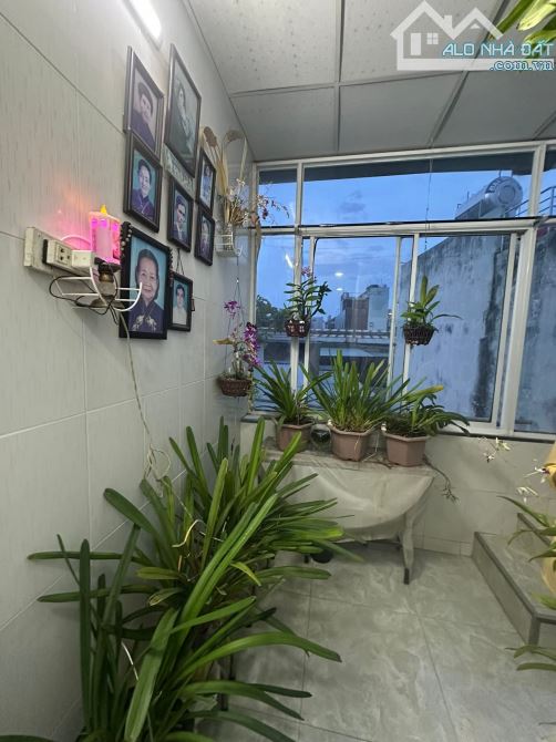 Nhà Đẹp 3 Tầng, Lê Thị Bạch Cát Quận 11, Hẻm 3M, 3PN-3WC, Ko QH,  Nhà Mới ở ngay, Nhỉnh 4 - 3
