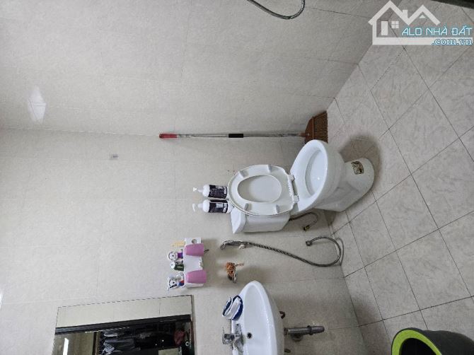 CHÍNH CHỦ CẦN BÁN CHUNG CƯ HIẾM TRUNG TÂM THANH XUÂN - NGUYỄN HUY TƯỞNG - 75M2 2 NGỦ - 3