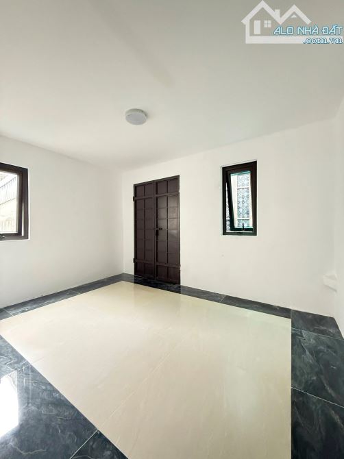 Bán nhà mặt phố Nguyễn Ngọc Vũ, SĐCC 30m2 x 5 tầng - 3