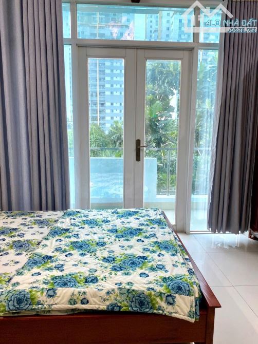 Phường Phú Mỹ, Q7 - mặt tiền 12m - (4m ❌ 18m), 4 tầng. Dòng tiền 100tr/th - GIÁ 12.5 tỷ TL - 3