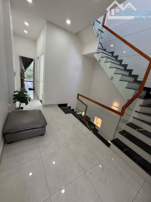 Bán Nhà 1 Trệt 2 Lầu ngay Giáo Xứ Thuận Hoà P. Tân Phong - Cách đường Nguyễn Ái Quốc 300M - 3