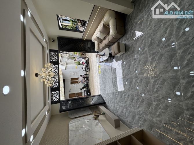 NHÀ MỚI TOANH 3 TẦNG - NỘI THẤT CAO CẤP - ĐƯỜNG THÔNG XE TẢi- NGAY BÀ HOM THÔNG TÂN HOÀ ĐÔ - 3