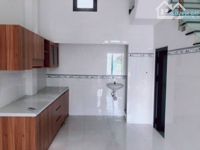 Bán nhà 3 tầng BTCT ngay Lotte trung tâm Q7 mới tinh. Chỉ hơn 3,x tỷ - 3